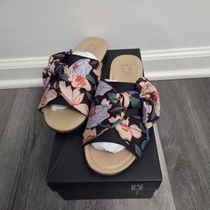 Naturalizer Tea Black Floral Bow Slide Sandals Women's 8.5 Comfort Sandal Shoes
